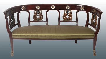 Canapé antique de style Empire italien en bois d'acajou avec sculptures