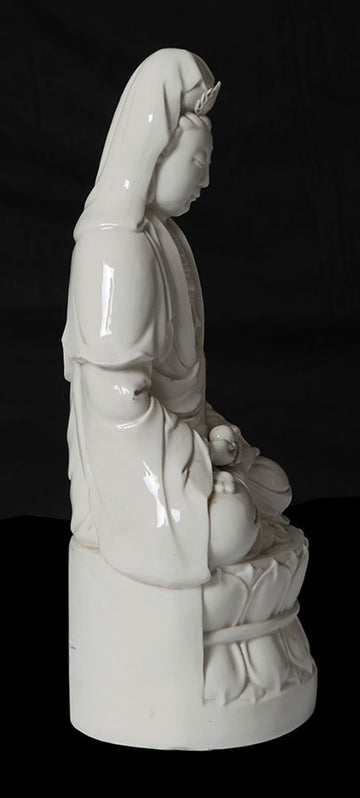 Statue ancienne en porcelaine chinoise blanche de 1800