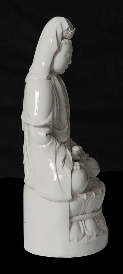 Antica statua in porcellana cinese bianca del 1800