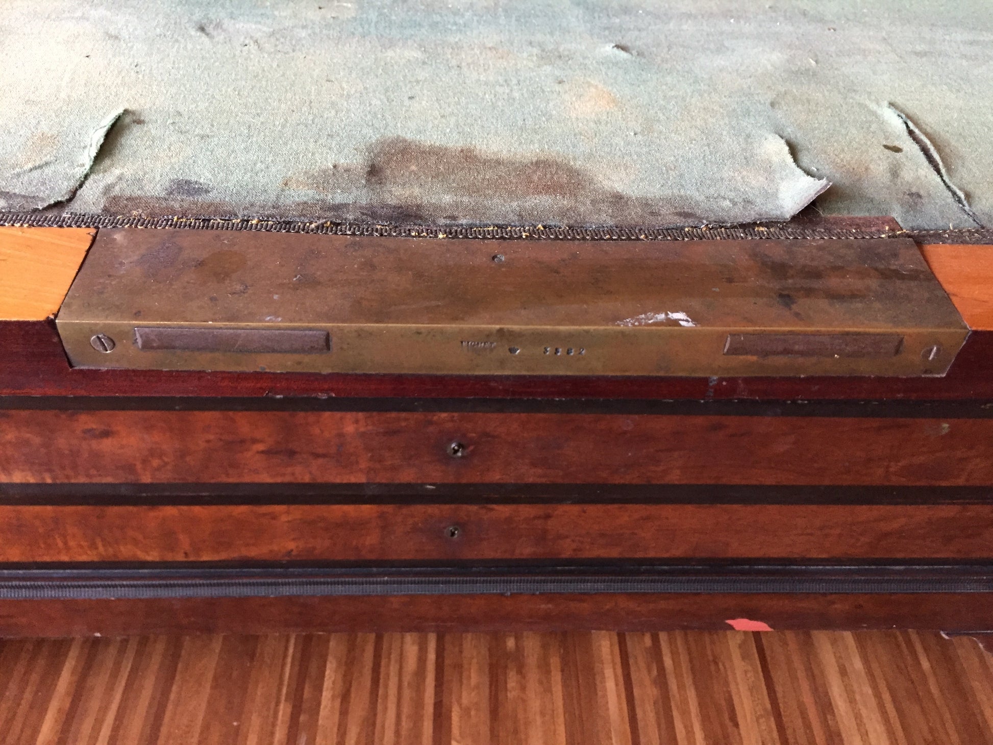 Antica grande libreria bookcase belga del 1800 in palissandro intagli