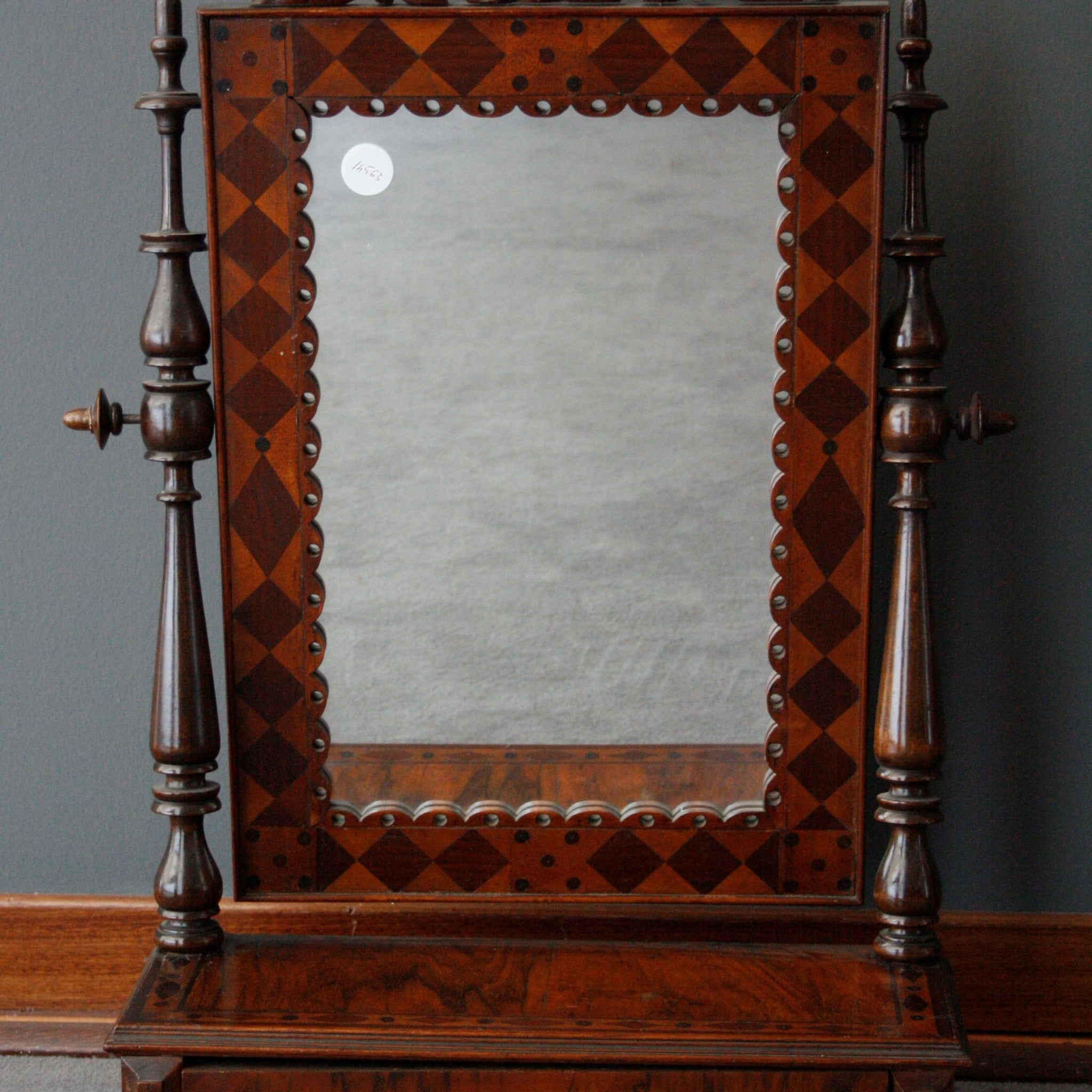 Miroir oscillant ancien de 1800 Europe du Nord Louis Philippe en noyer
