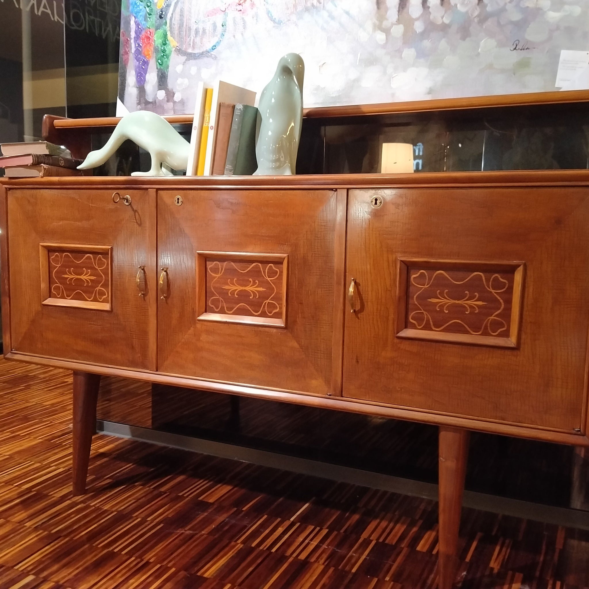Credenza Vintage italiana anni '50 in legno di ciliegio con intarsi
