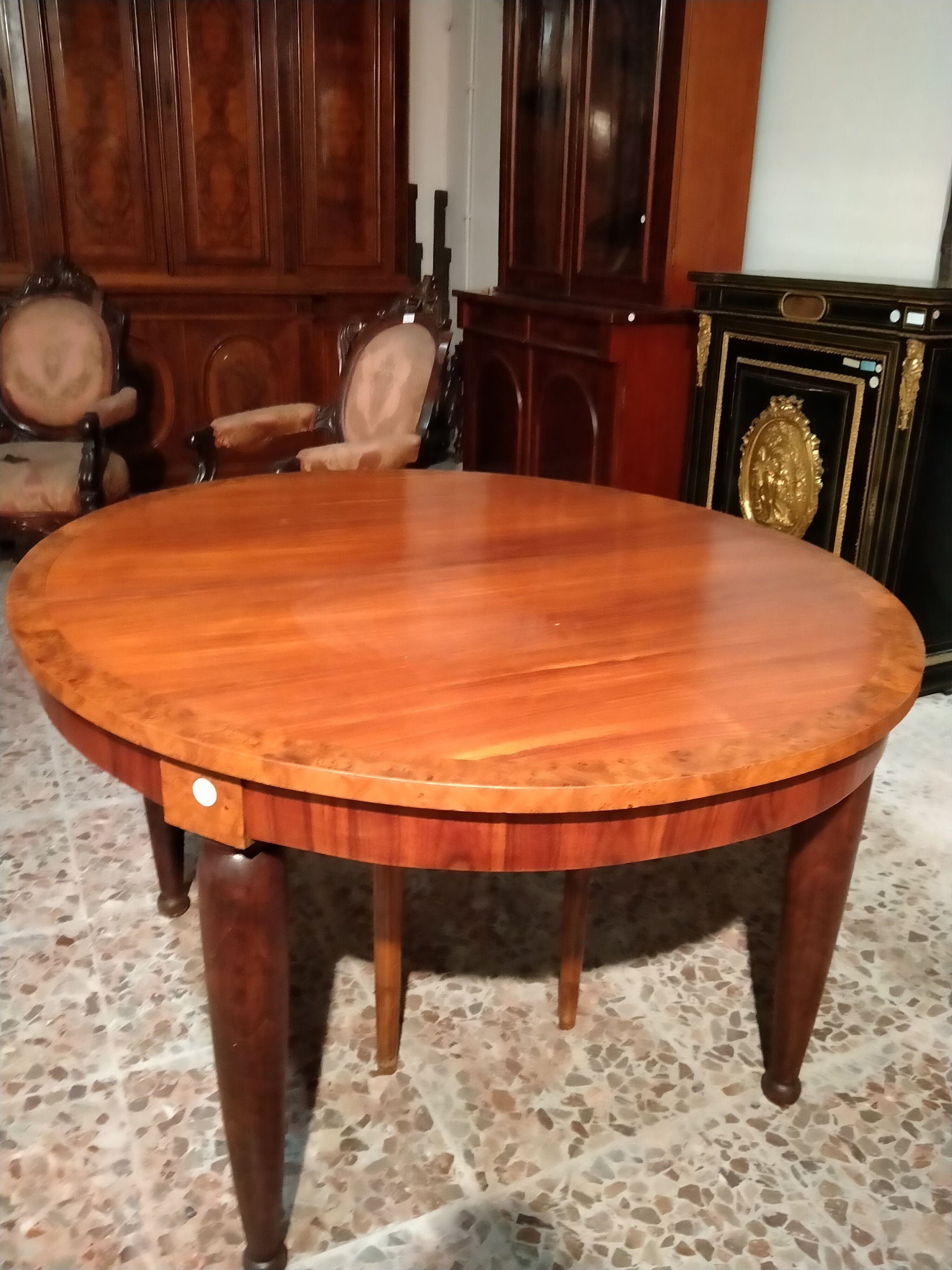 Antico tavolo ovale allungabile Luigi XVI del 1900 in ciliegio e olmo