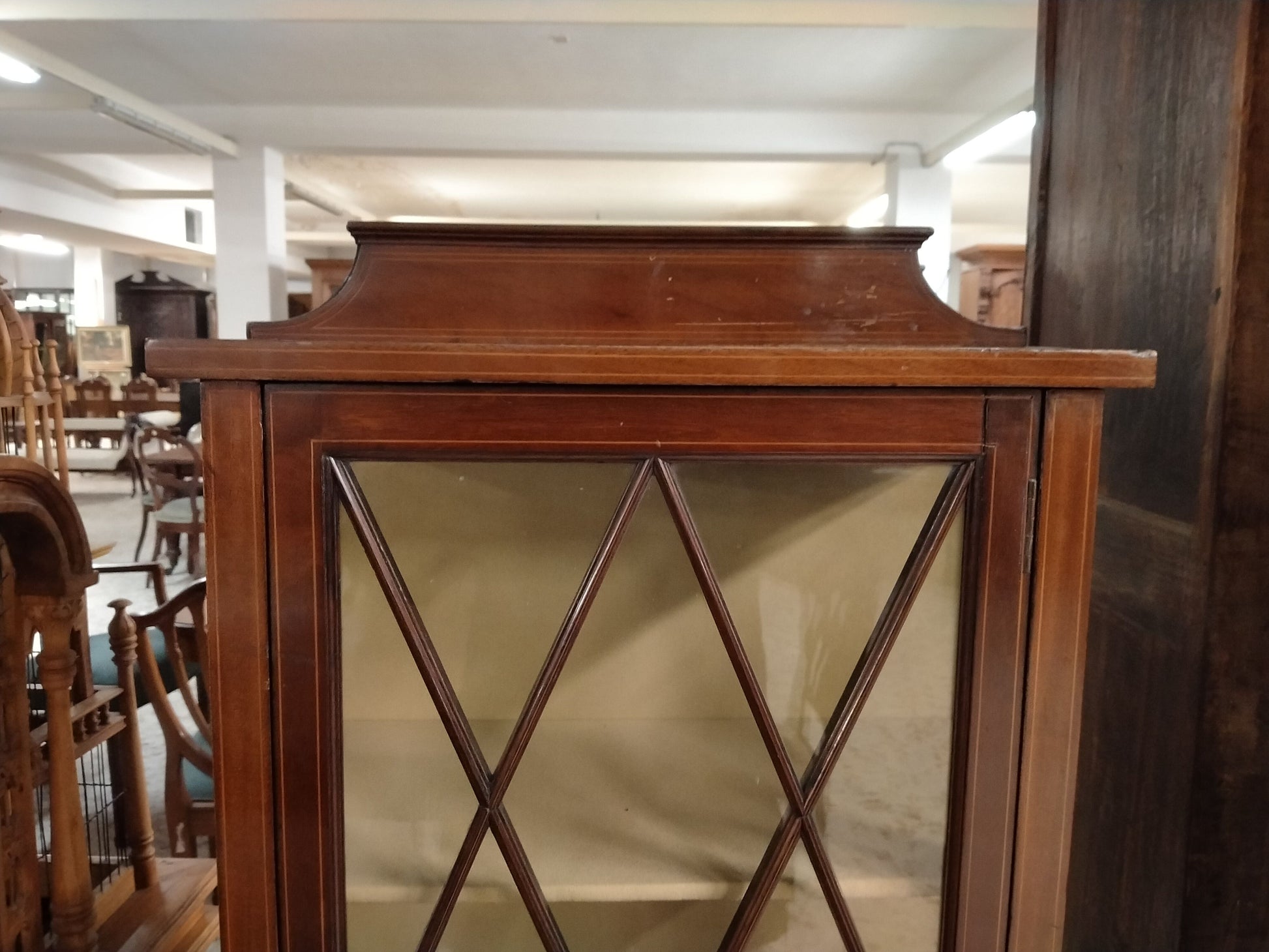 Coppia di antiche vetrinette inglesi del 1800 mogano stile vittoriano