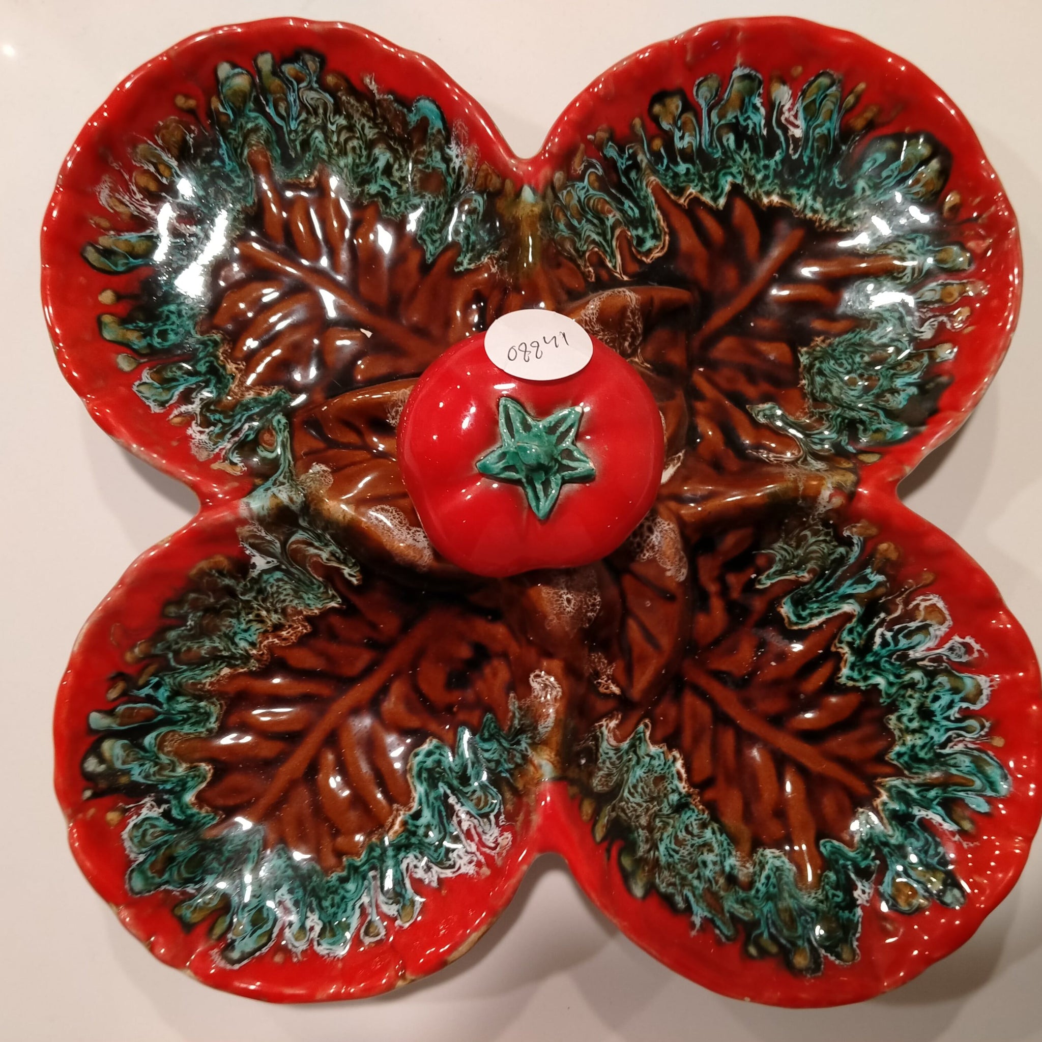 Antico piatto antipastiera francese in ceramica di colore rosso