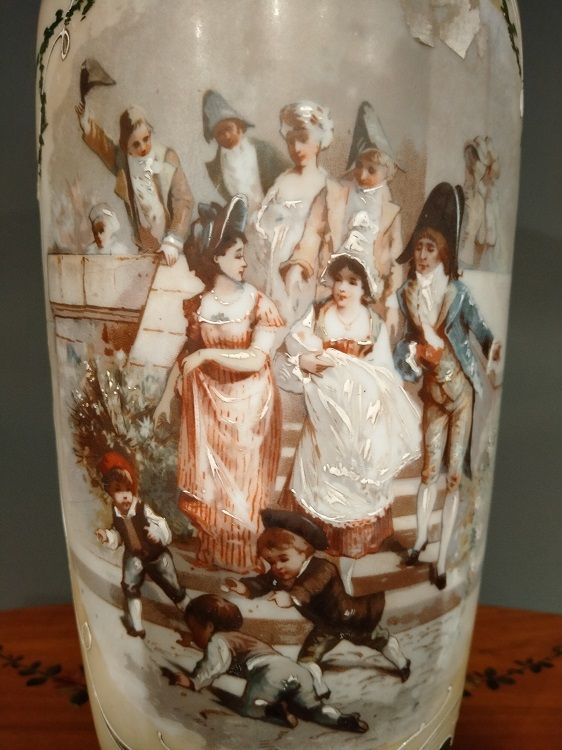 Coppia di antichi vasi francesi del 1800 in vetro opaline dipinti