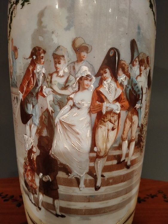 Coppia di antichi vasi francesi del 1800 in vetro opaline dipinti