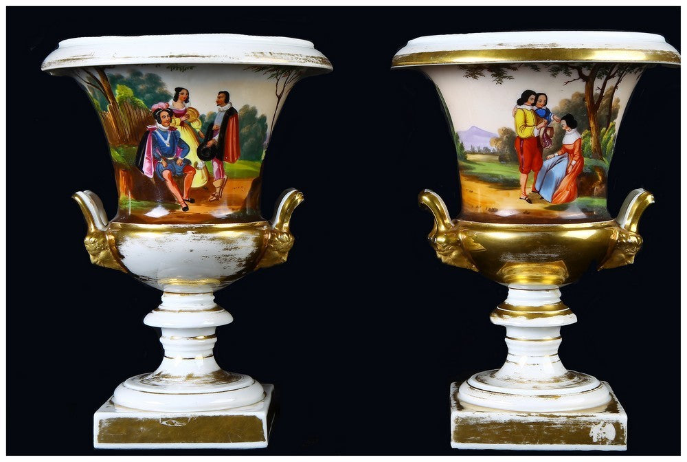 Coppia di antichi vasi francesi del 1800 a cratere decorati