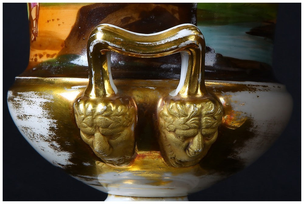Coppia di antichi vasi francesi del 1800 a cratere decorati