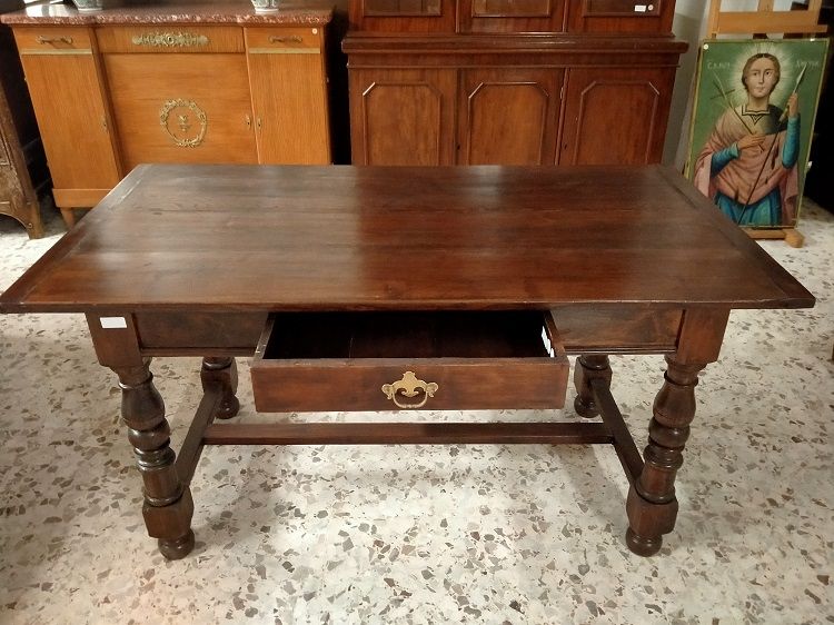 Antico tavolo scrittoio italiano in noce dei primi anni del 1800 