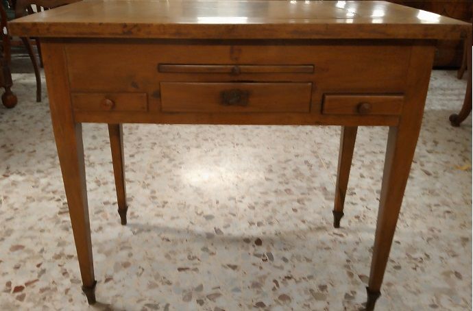 Antico tavolino toilette italiano Luigi XVI in legno di ciliegio 1700