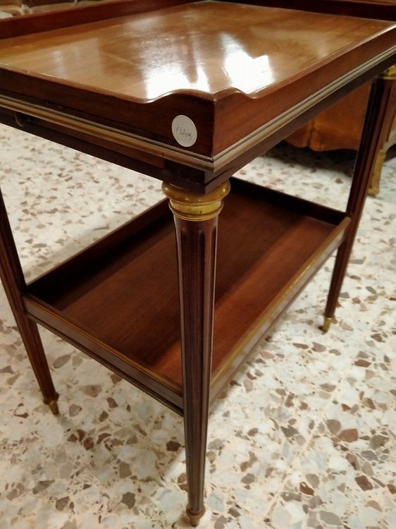 Antico tavolino francese con piano a vassoio in mogano,Luigi XVI 1800