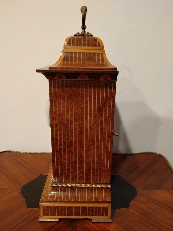 Antico orologio da tavolo del 1800 radica di olmo filetti di intarsio