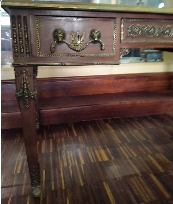 Antica scrivania francese del 1800 stile Luigi XVI in mogano e bronzi