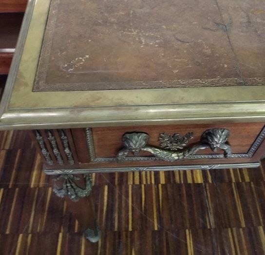Antica scrivania francese del 1800 stile Luigi XVI in mogano e bronzi