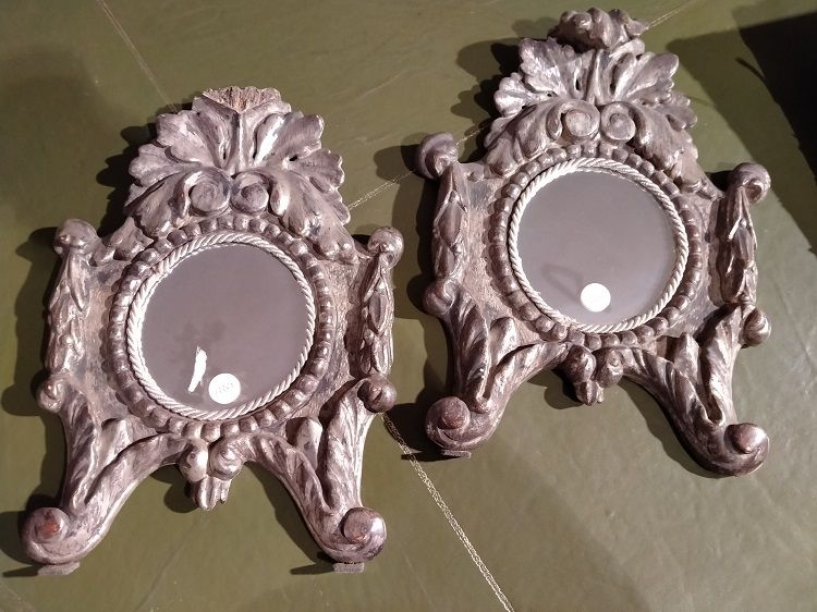 Petits miroirs italiens anciens des années 1700 en bois sculpté de la Mecque