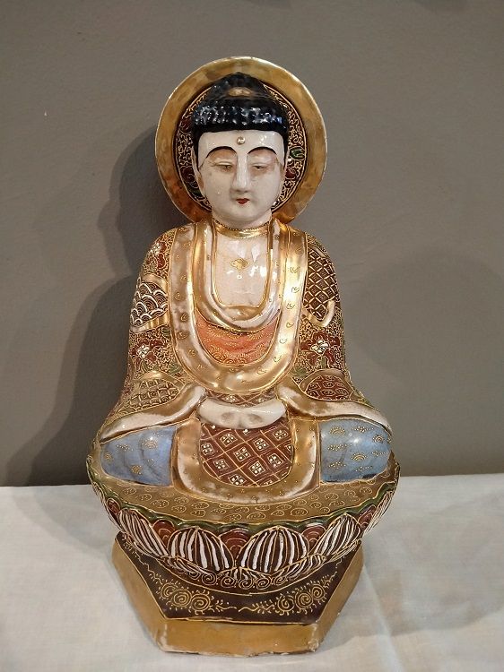 Tre statuette in porcellana antica giapponese