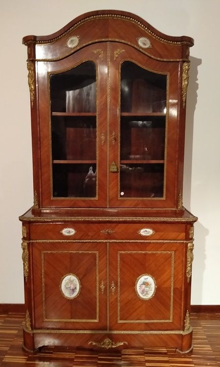 Antica splendida vetrina francese del 1800 con porcellana di Sevres