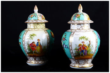Paire de potiches anciennes en porcelaine réalisée par Meissen vers 1800