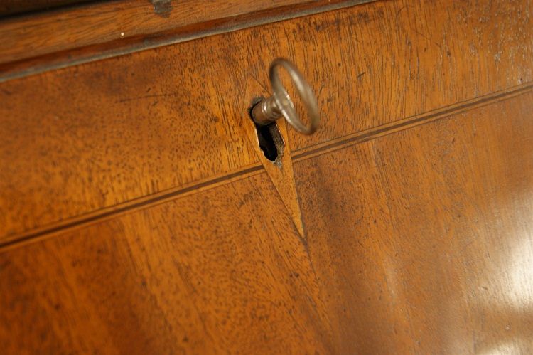 Antico trumeau stile Regency del 1800 in piuma di mogano 