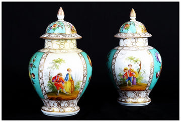 Paire de potiches anciennes en porcelaine réalisée par Meissen vers 1800