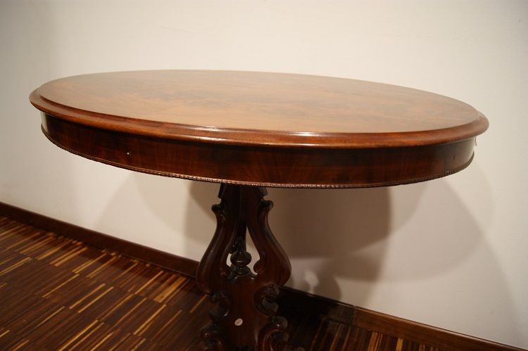 Antico tavolino ovale del 1800 stile Luigi Filippo in piuma di mogano