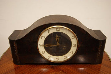 Horloge de table ancienne de style Déco italienne en bois de chêne datant de 1900