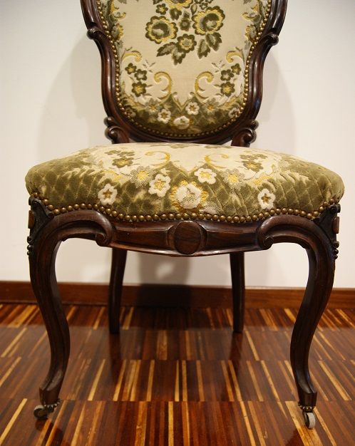 Gruppo di 4 sedie antiche francesi Luigi Filippo in massello e intagli