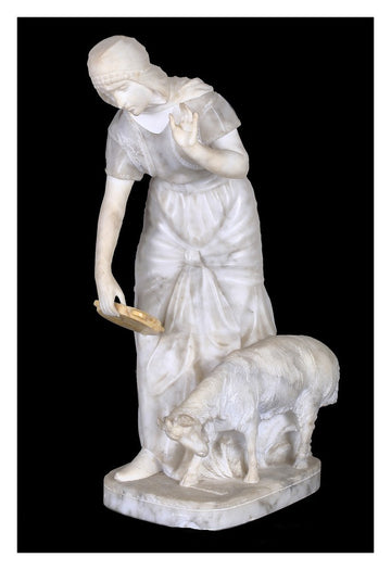 Antique French sculpture from 1800 in marble and alabaster of a woman