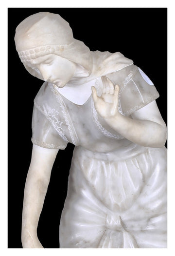 Sculpture française ancienne de 1800 en marbre et albâtre représentant une femme