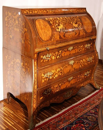 Antique Dutch roller chest of drawer from 1700 inlaid in Louis XV mahogany