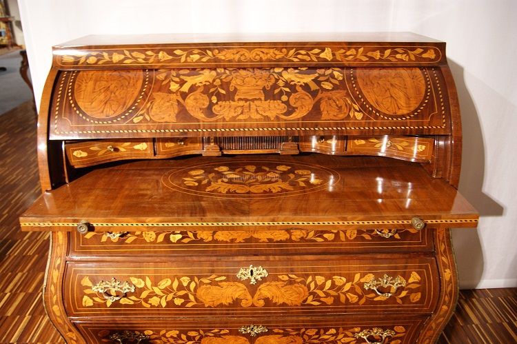 Antico comò a rullo olandese del 1700 intarsiato in mogano Luigi XV