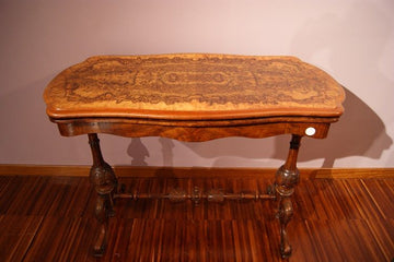 Table de jeu irlandaise ancienne du 19ème siècle en noyer et ronce de noyer