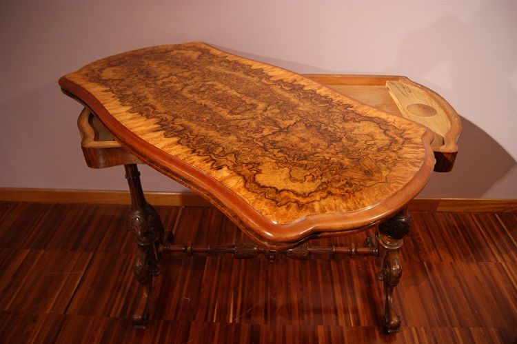 Antico tavolo da gioco del 1800 Irlandese in noce e radica di noce