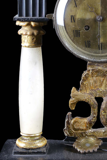 Pendule italienne ancienne du 19ème siècle en bois laqué noir et albâtre