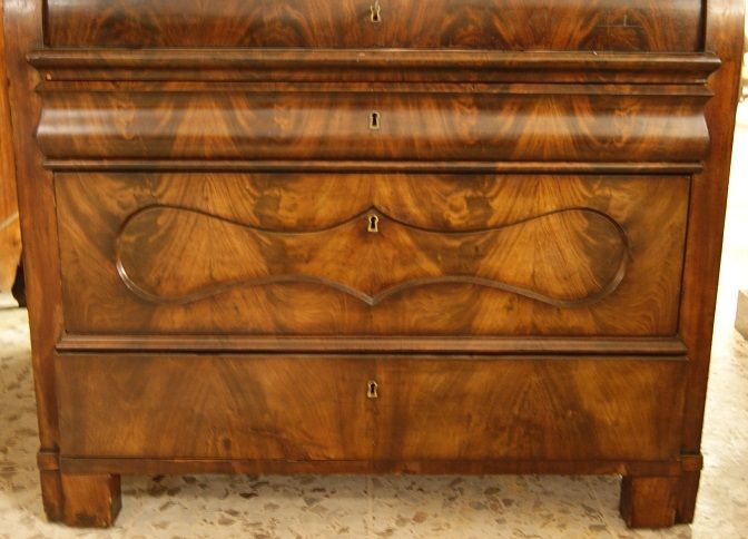 Antico comò a rullo stile Biedermeier del 1800 in piuma di mogano