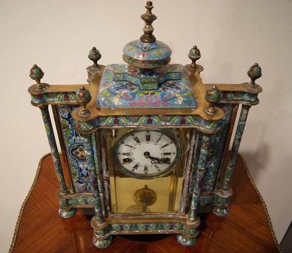 Antico orologio francese del 1900 decorato con la tecnica Cloisonné