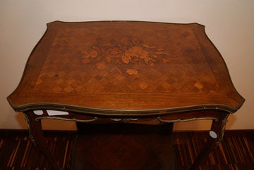 Table basse Louis XV à deux niveaux de bronzes