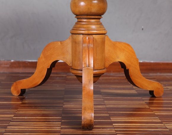 Antico tavolino italiano Rolo intarsiato del 1800 in noce 