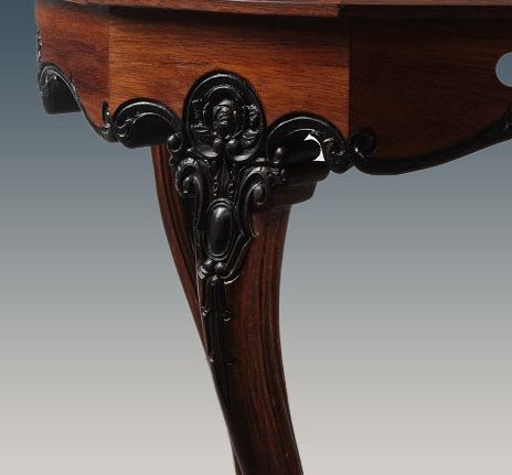 Antico tavolo francese del 1800 stile Carlo X intarsiato e intagliato
