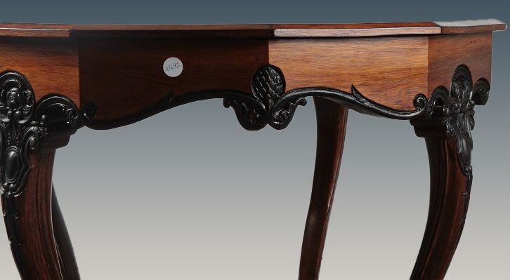 Antico tavolo francese del 1800 stile Carlo X intarsiato e intagliato