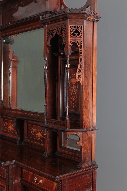 Antica cabinet inglese del 1800 Stile Vittoriano con intarsi e intagli