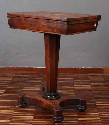 Antique Regency style rosewood game table from the 1800s