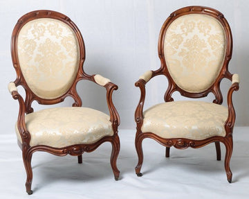 Paire de fauteuils français anciens des années 1800 restaurés en acajou