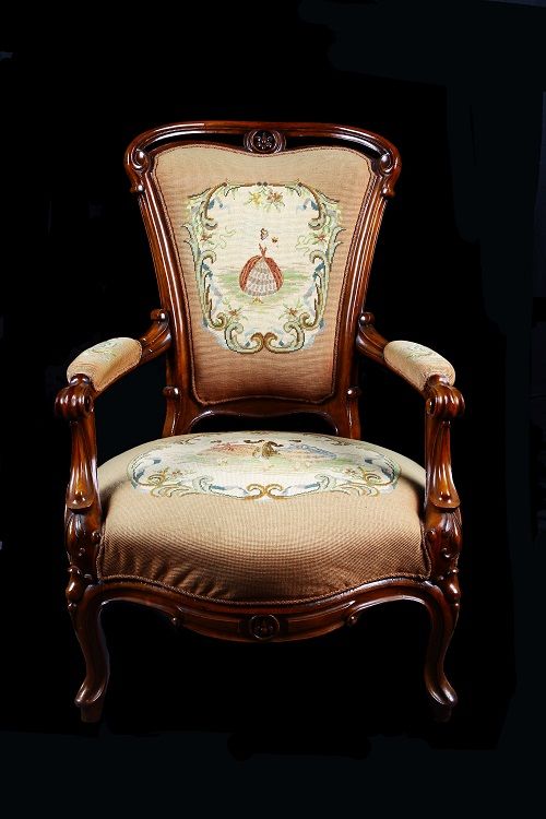 Antiche poltrone Luigi Filippo in mogano del 1800 con piccolo punto