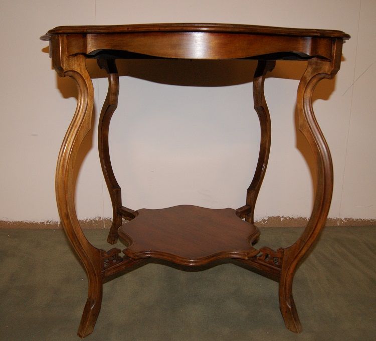 Antico tavolino inglese del 1900 stile Vittoriano in mogano