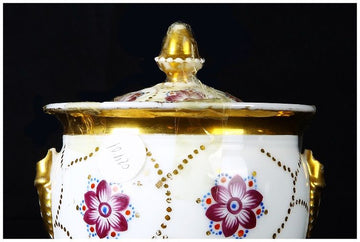 Vase en porcelaine française de 1800, fabrication du Vieux Paris