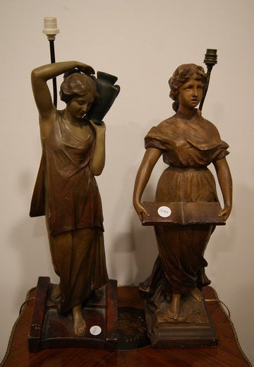 Paire de lampes anciennes Art Nouveau françaises représentant des femmes