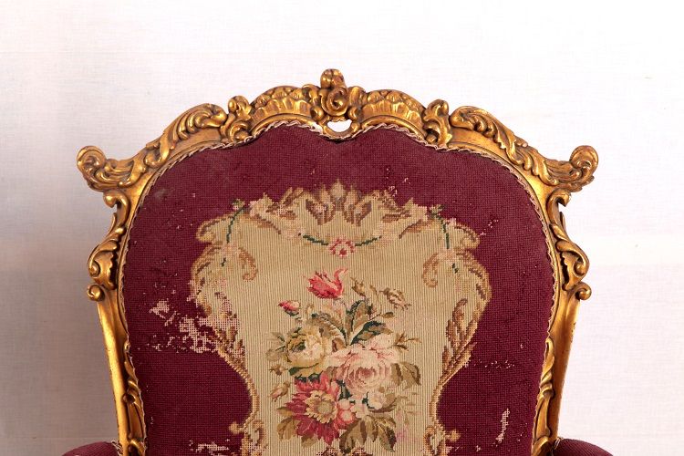 Antiche poltrone francesi del 1800 stile Luigi XV in legno dorato