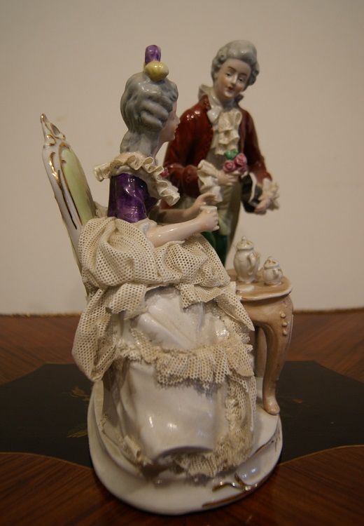 Antica statuetta in porcellana inglese  Royal Crown Derby del 1800